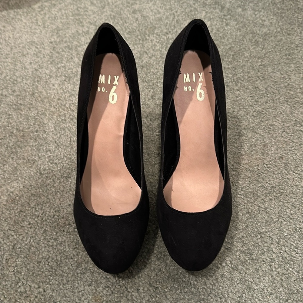 Mix No. 6 black suede pumps (size 8.5)